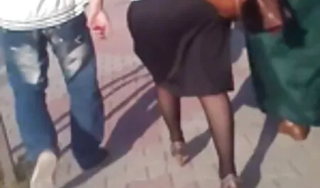 Чоловік взяв курчати, і вони всі порно син мама друзі