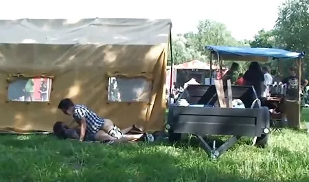 Брат і сестра прокидаються під порно відео мама син час траха