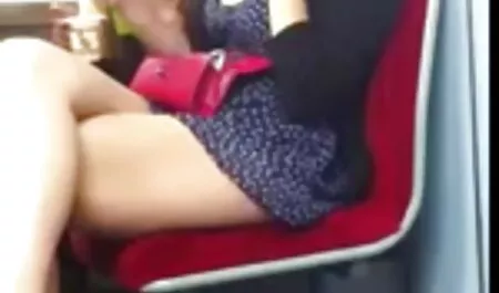 По дорозі на масаж красива порно відео мама з сином брюнетка досягає оргазму,