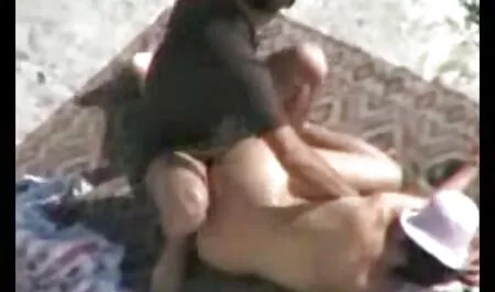 Секс на відкритому повітрі з випускним син трахнув свою маму класом відмінний