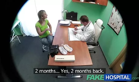 Чорношкіра жінка входить в каюту білого порно мама сина чоловіка